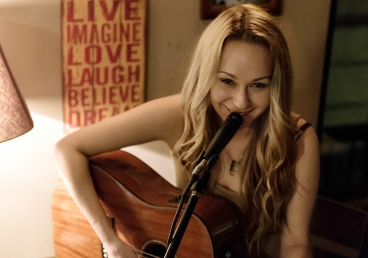 Севлиевката Моника Христова е автор на саундрака на филма “Аферата Пикасо”