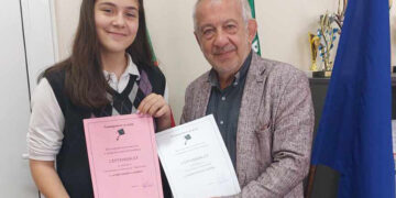 Второ място за Александра Сашева от СУ “Васил Левски” в състезание по биология