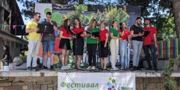 “Веселите момичета и момчета” отново ще пеят в Младен по Еньовден утре