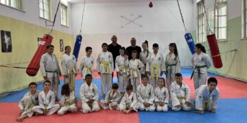 Мастър Вергилий Ситнилски препита 21 таекуондисти