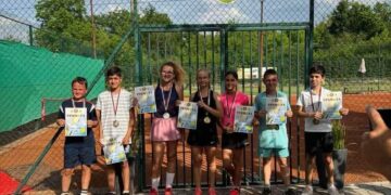 Първи медалисти на новия тенис корт