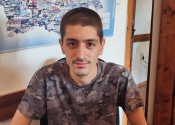 Млад мъж, запален по местната история, дигитализира архива на отдел “Краезнание” в Градската библиотека