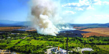 Заради детска игра с огън, изгоряха 105 бали сено