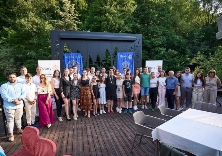 Даниела Иванова и Яна Филева са новите президенти на Ротари и Интеракт клуб Севлиево