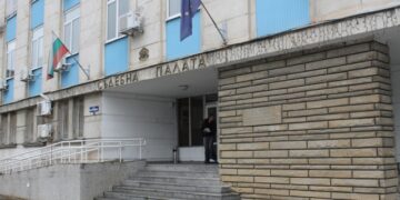 Условна присъда за шофьор, прегазил мъж на пътя