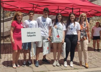 Отборът на ОУ “Стефан Пешев” – втори в националното състезание “Защита при бедствия, пожари и извънредни ситуации”