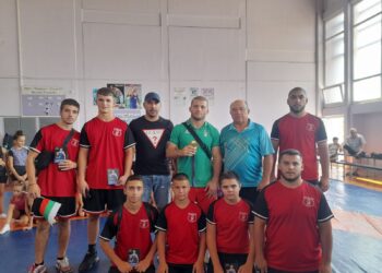 Олимпийски шампион облече фанелка на Дан Колов