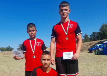 Два медала в борбата от първия турнир в Острово