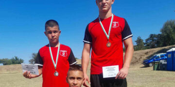 Два медала в борбата от първия турнир в Острово