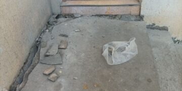 С камъни и дупки пред входа на детския клуб започна седмицата за децата от лятната занималня в Севлиево