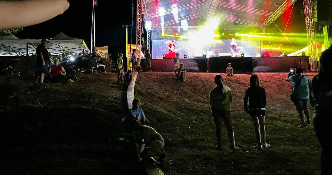 Рок парчета и българският химн звучаха на Хоталич