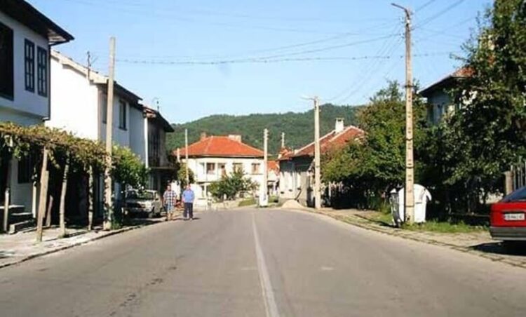 Ограничават временно движението към Троянския манастир от 14 до 18 август