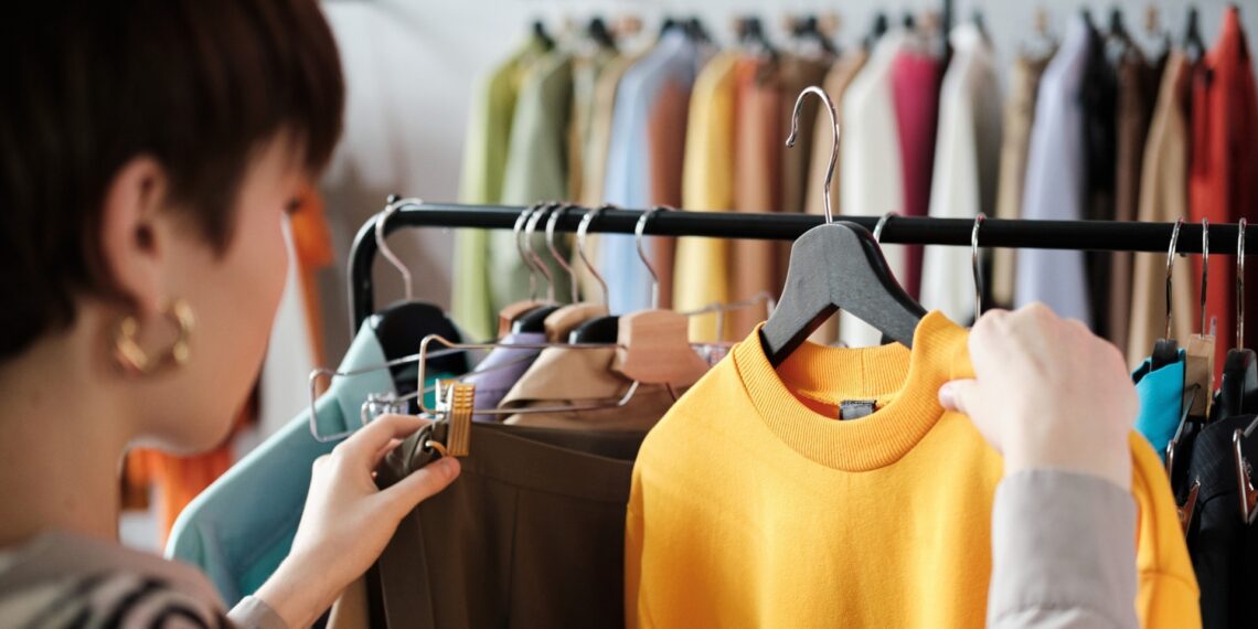 Дрехите за ученици до 14 години – без дълги връзки