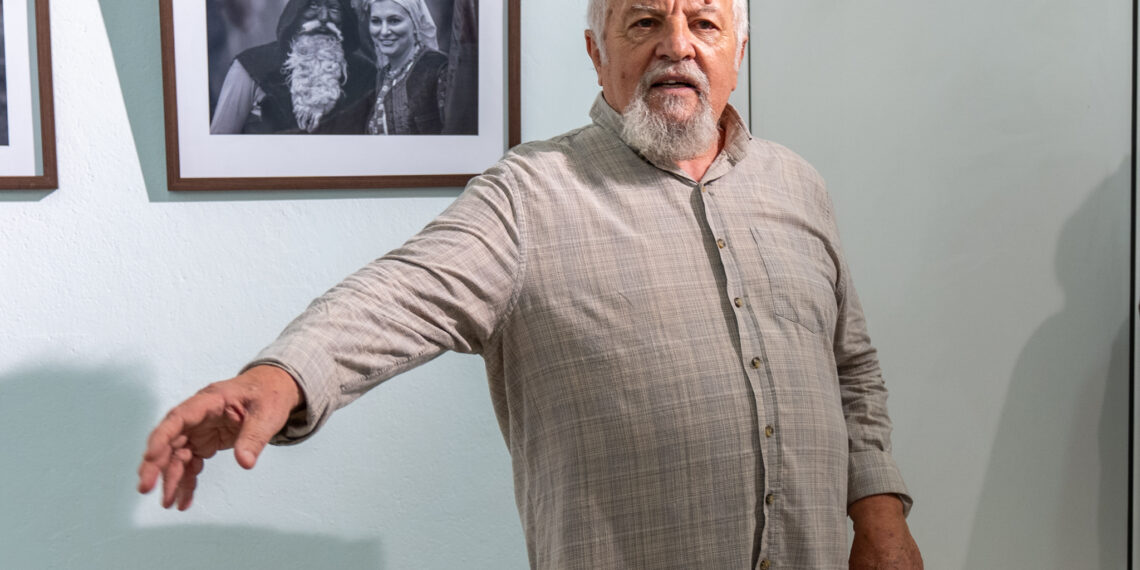 “Портрети”-ТЕ представи фотограф-художникът Цончо Балканджиев