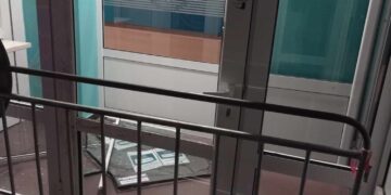 Пиян габровец разби с ритници вратата на ГРАО, задържаха го