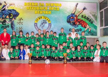 Клубът по самбо и джудо “Раковски” получи допълнително финансиране за участия в състезания зад граница