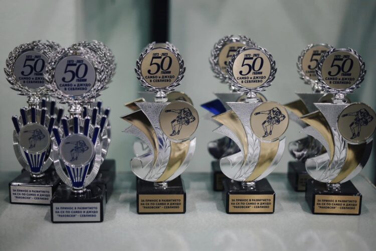 Клубът по самбо и джудо “Раковски” получи допълнително финансиране за участия в състезания зад граница