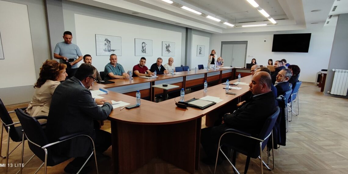 Партиите постигнаха съгласие за СИК, представителите на двете ДПС-та размениха остри реплики