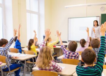 Родителите да не купуват на най-малките ученици принадлежности с необичаен вид