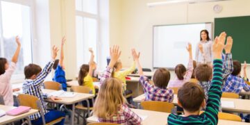 Родителите да не купуват на най-малките ученици принадлежности с необичаен вид