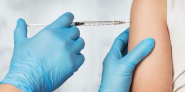 Стартира имунизационна кампания срещу COVID-19 с новата ваксина срещу подвариант JN.1 на SARS-CoV-2 (причинител на COVID-19)