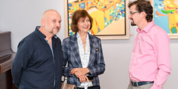 “Малък свят. Мой малък свят.” е първата самостоятелна изложба на пловдивския художник Александър Димитров в галерия “Видима”