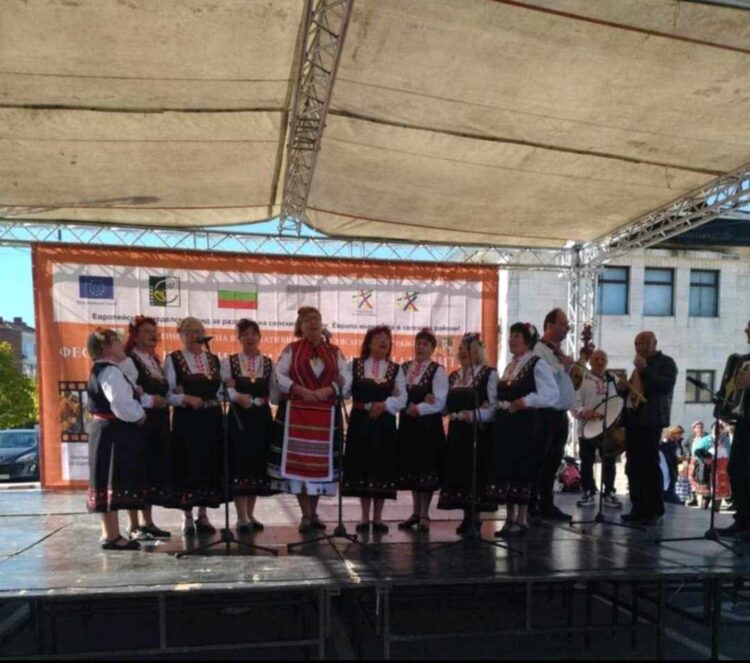 Певците от Горна Росица взеха участие във “Фолкстраж 2024”