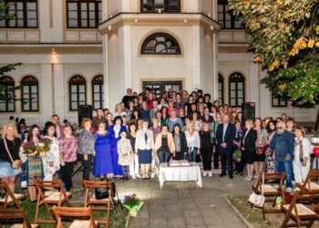 Училищно настоятелство отново с мил жест на благодарност към пенсионираните учители