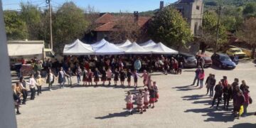 След 40 години тишина, хоро се изви на мегдана в Търхово