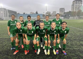 Победа на старта за девойките до 16 г., бият навън