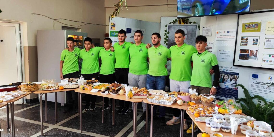 625 лв. събраха в ПГ “Марин Попов” от есенен благотворителен базар