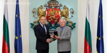 Ген. Михо Михов получи Почетен знак на президента