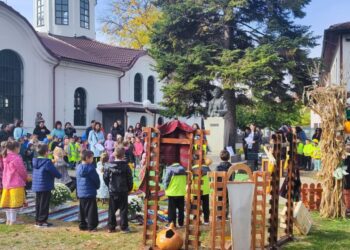 Деца от ДГ “Радост” представиха празничната обредност на Димитровден