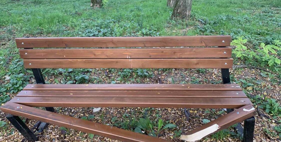 Вандалите май побеждават институциите в петгодишната война с тях?