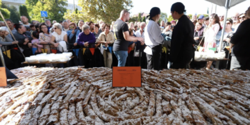 Нов рекорд! 355-метров тиквеник изядоха севлиевци и гостите на града