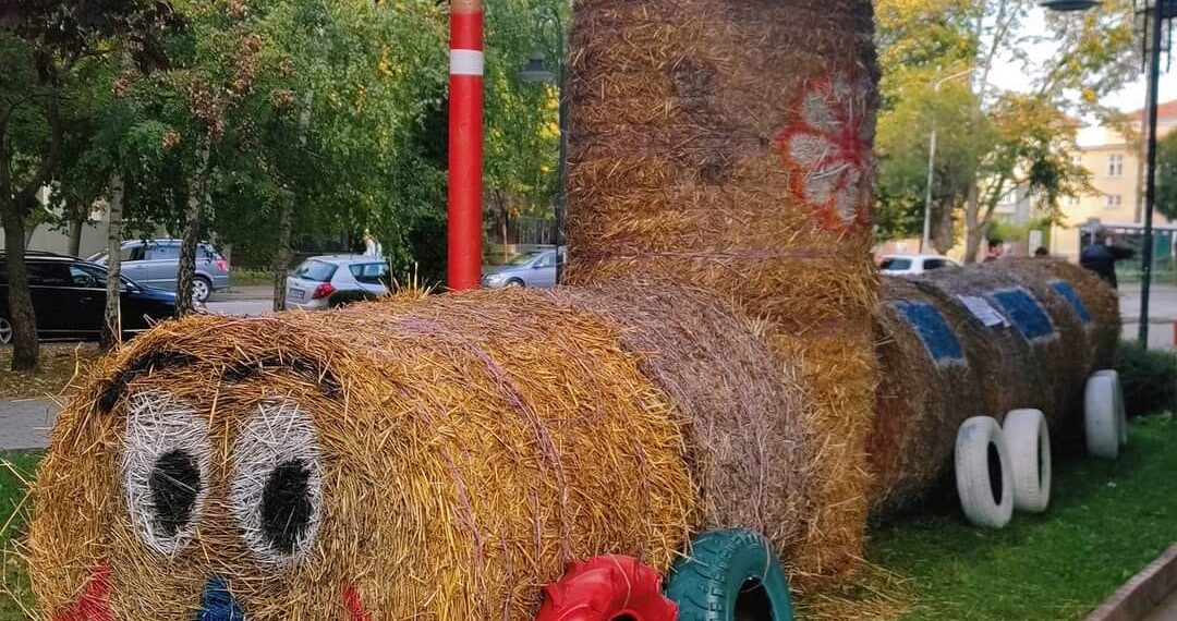 Впечатляваща украса на площад “Свобода” за празниците на Севлиево! Кой е авторът?
