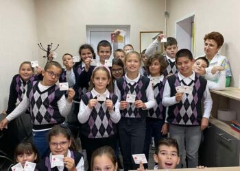 В Световния ден на добротата ученици направиха дарение на Червения кръст