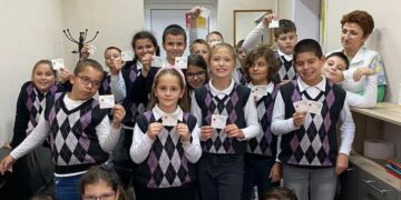 В Световния ден на добротата ученици направиха дарение на Червения кръст