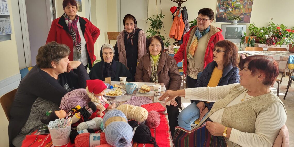 Зарадваха крушевци с тематичен събор “Аз обичам Крушево” и седянка с крадене на мома