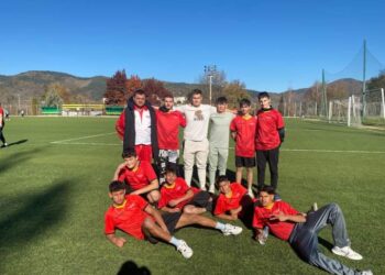 Достойни битки и важни победи за отбора ни по крикет