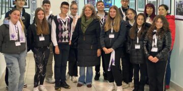 Клуб “Журналист” при СУ „Васил Левски“ на среща с фотоклуба към читалище  “Развитие”