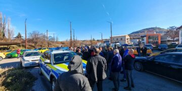 Габровските таксиметрови шофьори се включиха в националния протест, севлиевските – не