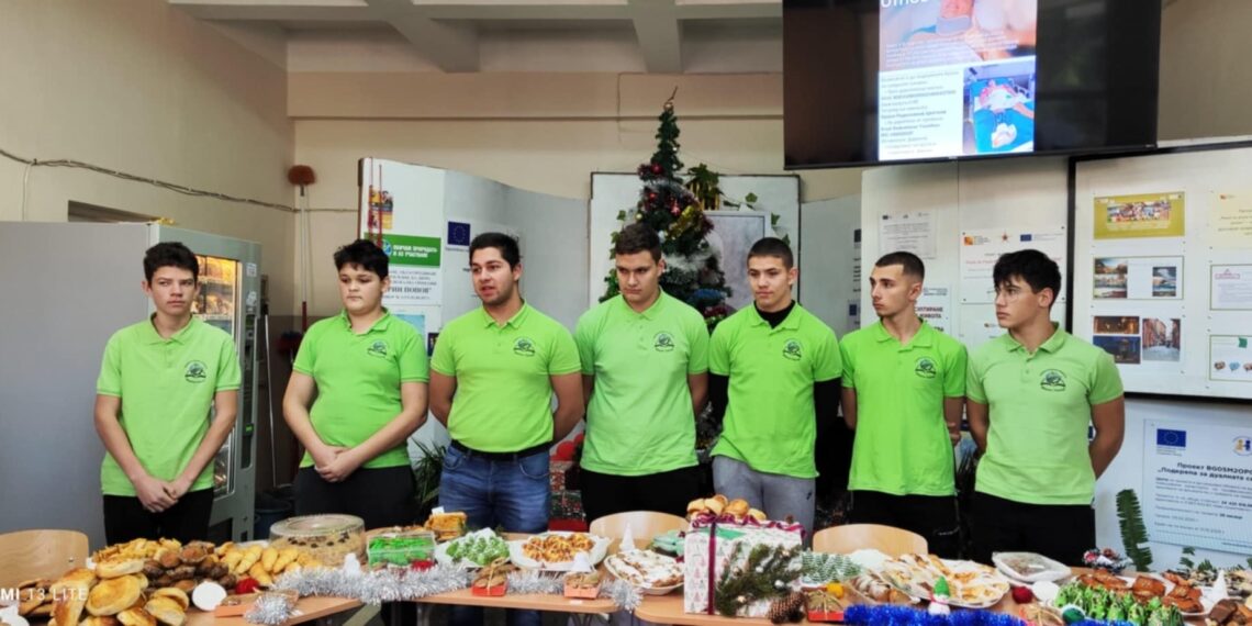 Над 1000 лева за пострадало в катастрофа момче събра коледният базар в ПГ “Марин Попов”