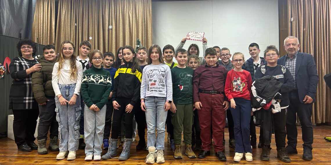 Броени дни преди празничната ваканция в СУ “Васил Левски” – песни, танци и щастие