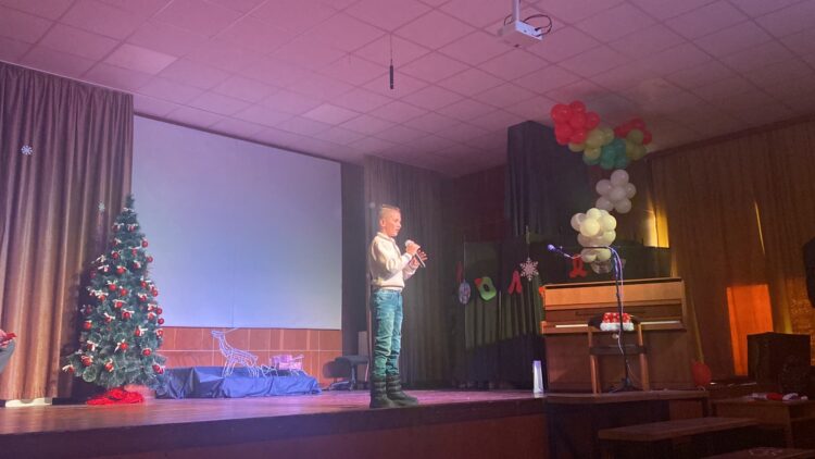 Броени дни преди празничната ваканция в СУ “Васил Левски” – песни, танци и щастие