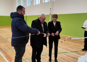 Тържествено откриха новия физкултурен салон на ПГ “Марин Попов”