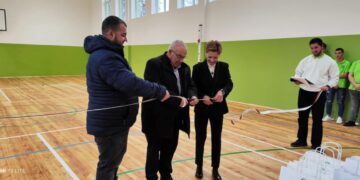 Тържествено откриха новия физкултурен салон на ПГ “Марин Попов”