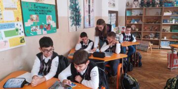 Учениците от СУ “Васил Левски” с интерес за причините и заболяването с ХИВ/СПИН