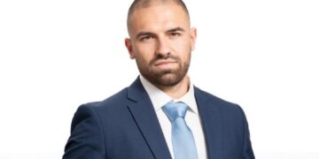 27-годишният Михаил Митов от ГЕРБ-СДС е новият депутат от Габровска област