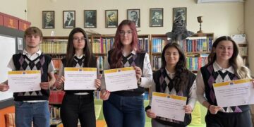 Ученици от СУ “Васил Левски” със забележителни успехи в състезание, организирано от Европейската комисия